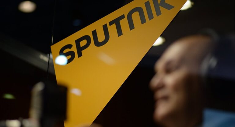 تعليق لسبوتنك حول الخطة الأمريكية في فينزويلا ضمن تقرير الوكالة.