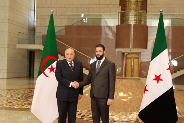 خبير لـ«رؤية»: الجزائر تسعى لإعادة سوريا للمشهد الإقليمي